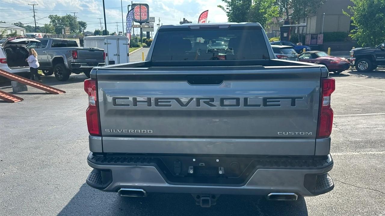 Chevrolet Silverado 1500 Custom Crew Cab Long Box 4WD 2021