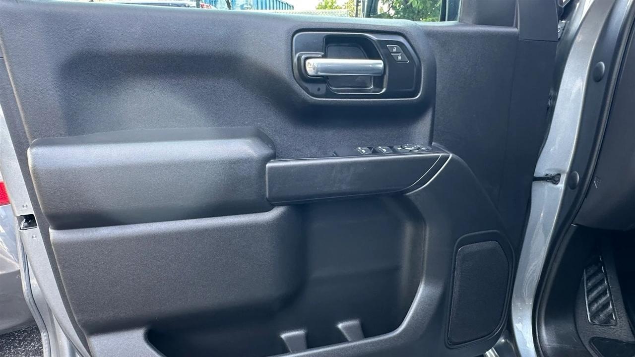 Chevrolet Silverado 1500 Custom Crew Cab Long Box 4WD 2021