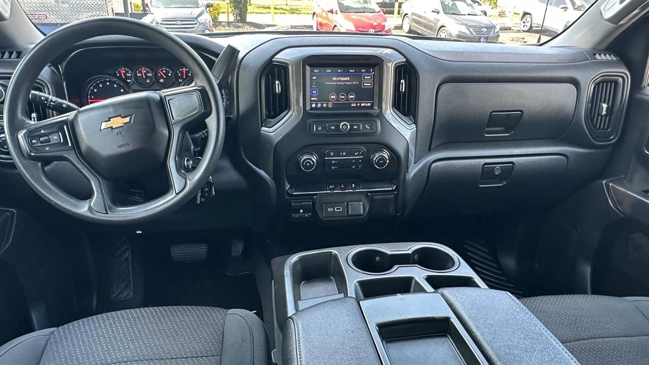 Chevrolet Silverado 1500 Custom Crew Cab Long Box 4WD 2021