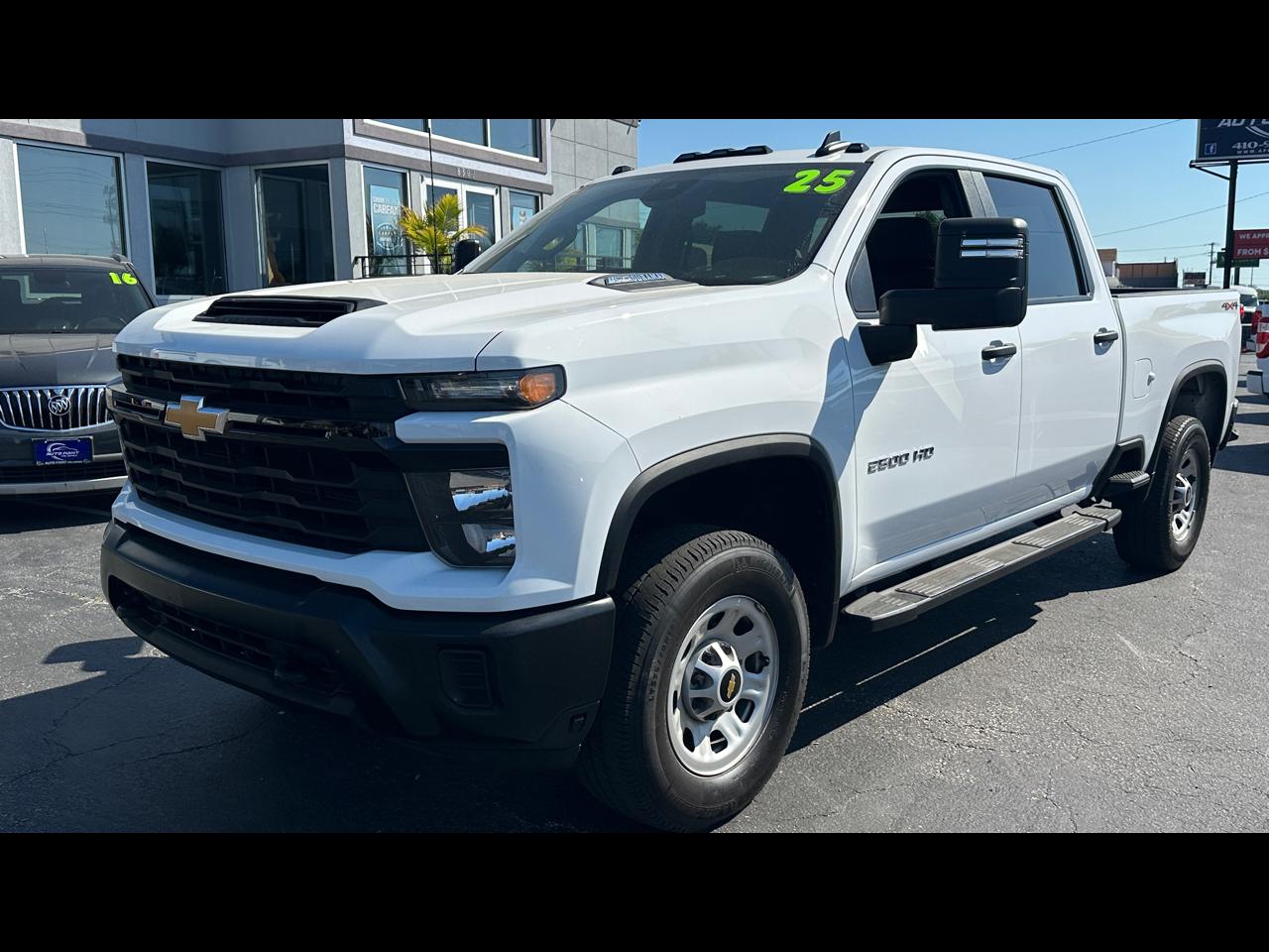 Chevrolet Silverado 2500HD Work Truck Crew Cab Short Bed 4WD 2025