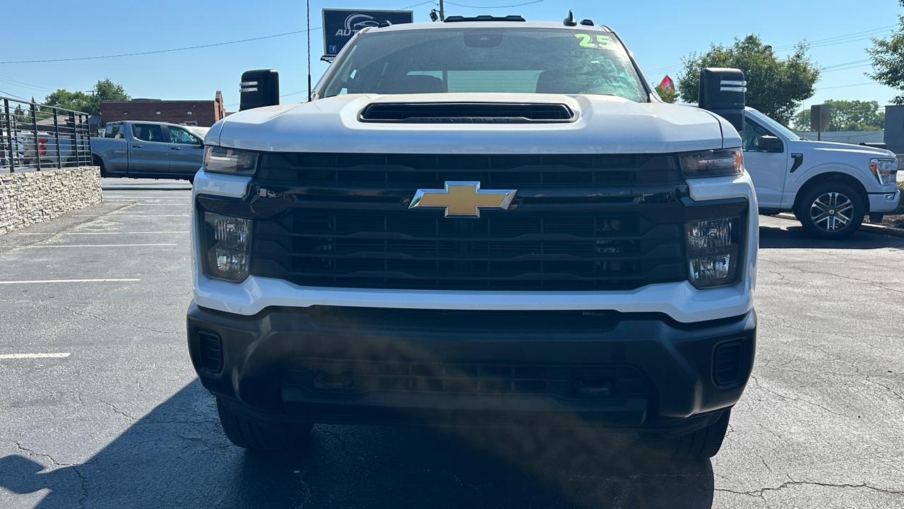 Chevrolet Silverado 2500HD Work Truck Crew Cab Short Bed 4WD 2025