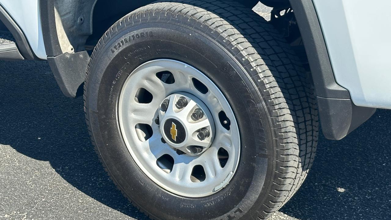 Chevrolet Silverado 2500HD Work Truck Crew Cab Short Bed 4WD 2025