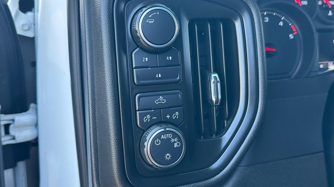 Chevrolet Silverado 2500HD Work Truck Crew Cab Short Bed 4WD 2025