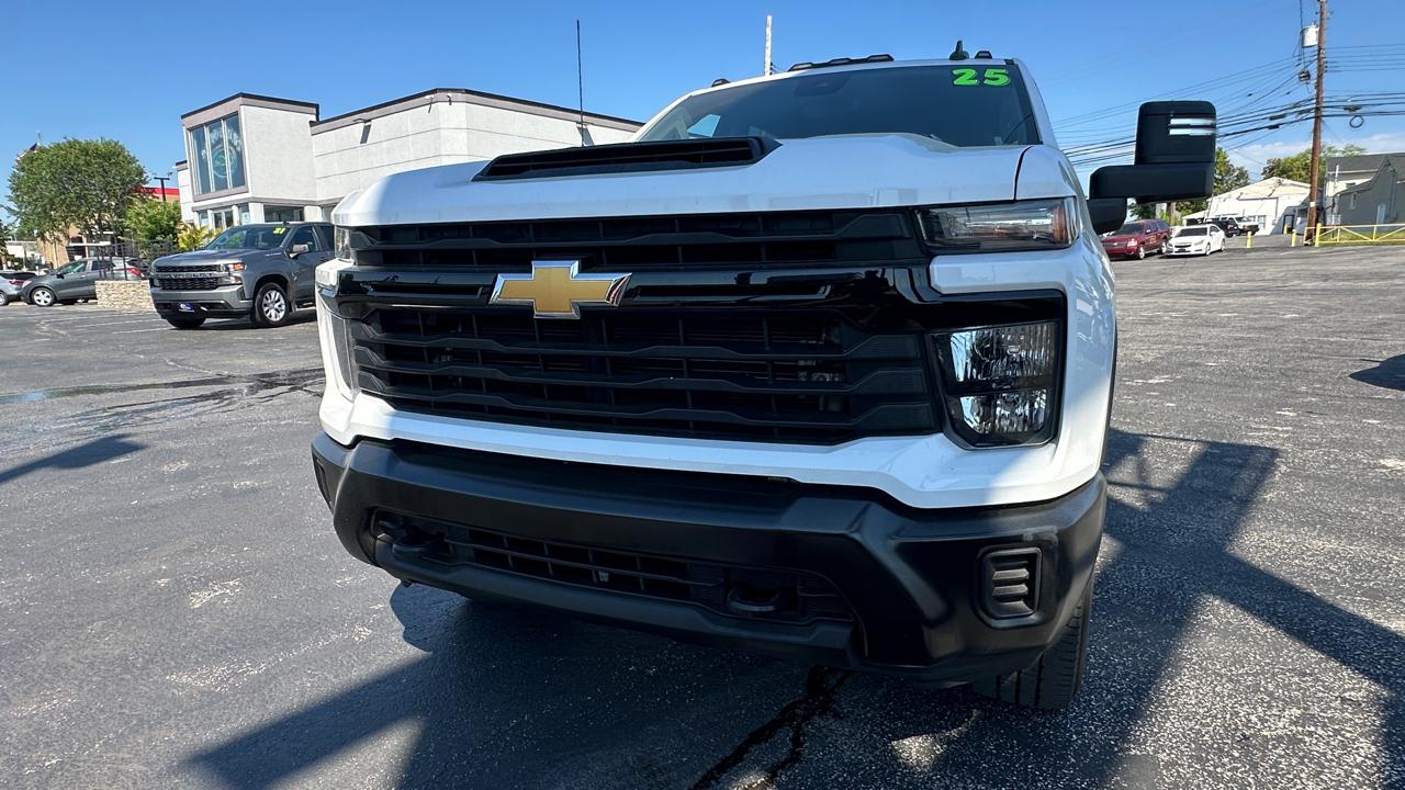Chevrolet Silverado 2500HD Work Truck Crew Cab Short Bed 4WD 2025