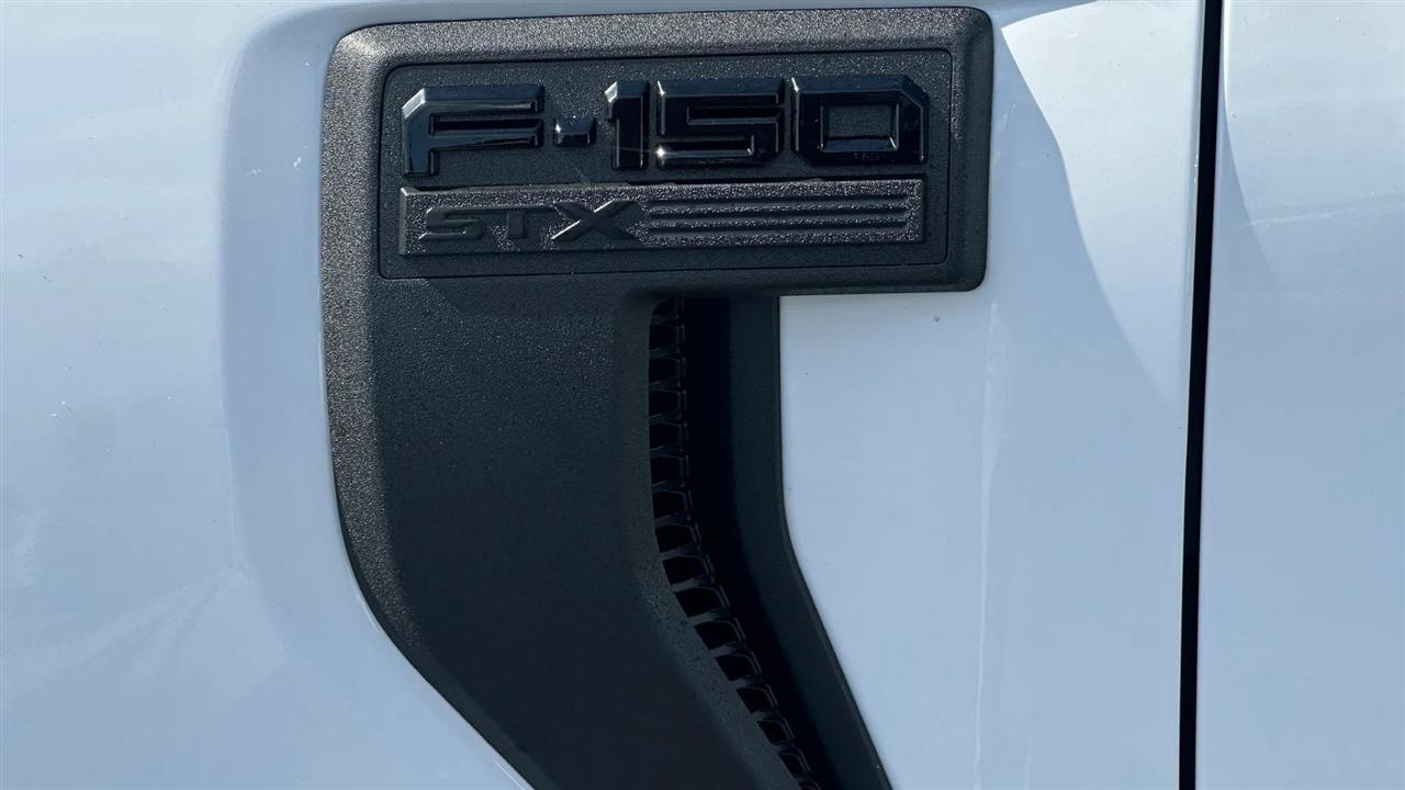 Ford F-150 XL SuperCrew 5.5-ft. Bed 4WD 2023