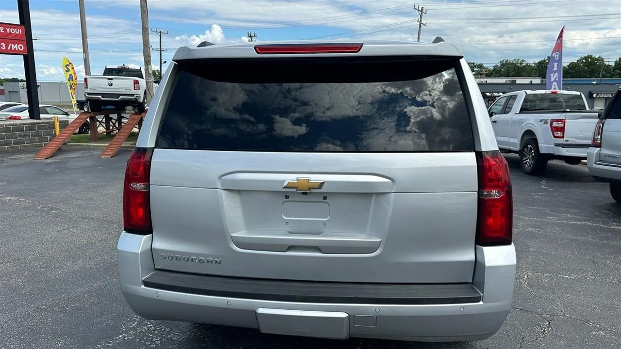 Chevrolet Suburban LT 4WD 2018