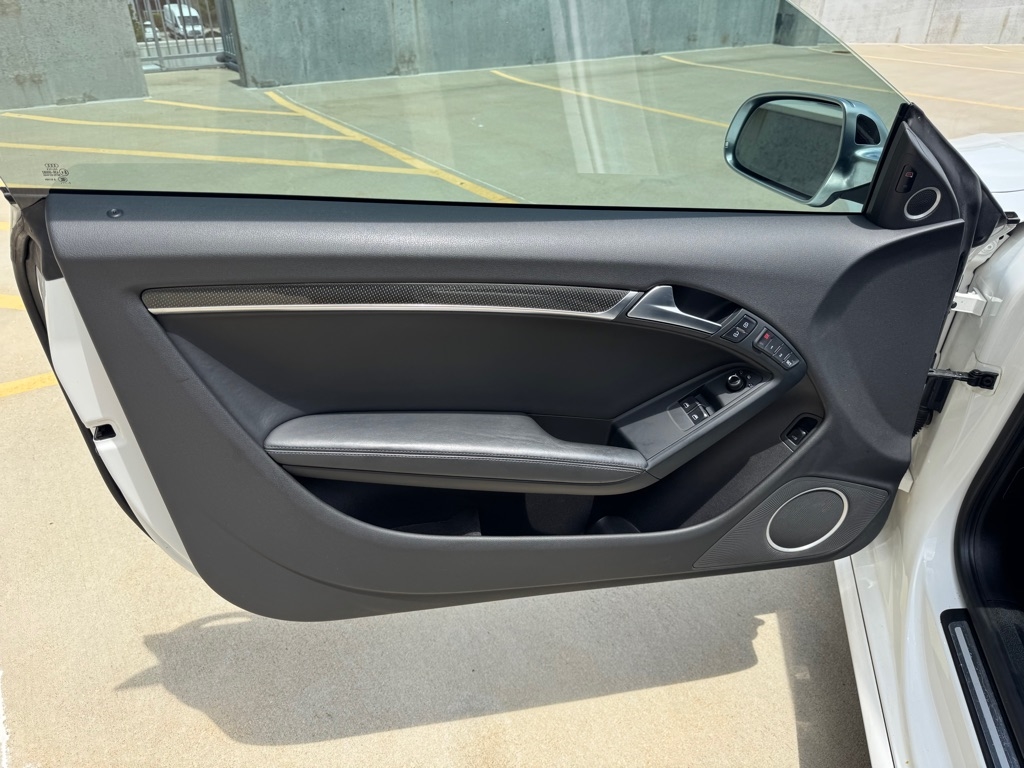 Audi S5 4.2 Coupe quattro Tiptronic 2012 Audi S5 4.2 Coupe quattro Tiptronic 2012