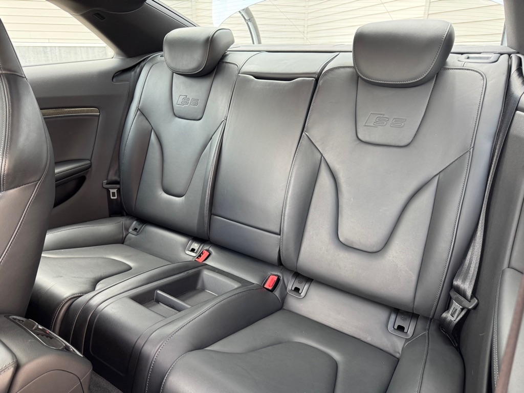 Audi S5 4.2 Coupe quattro Tiptronic 2012 Audi S5 4.2 Coupe quattro Tiptronic 2012