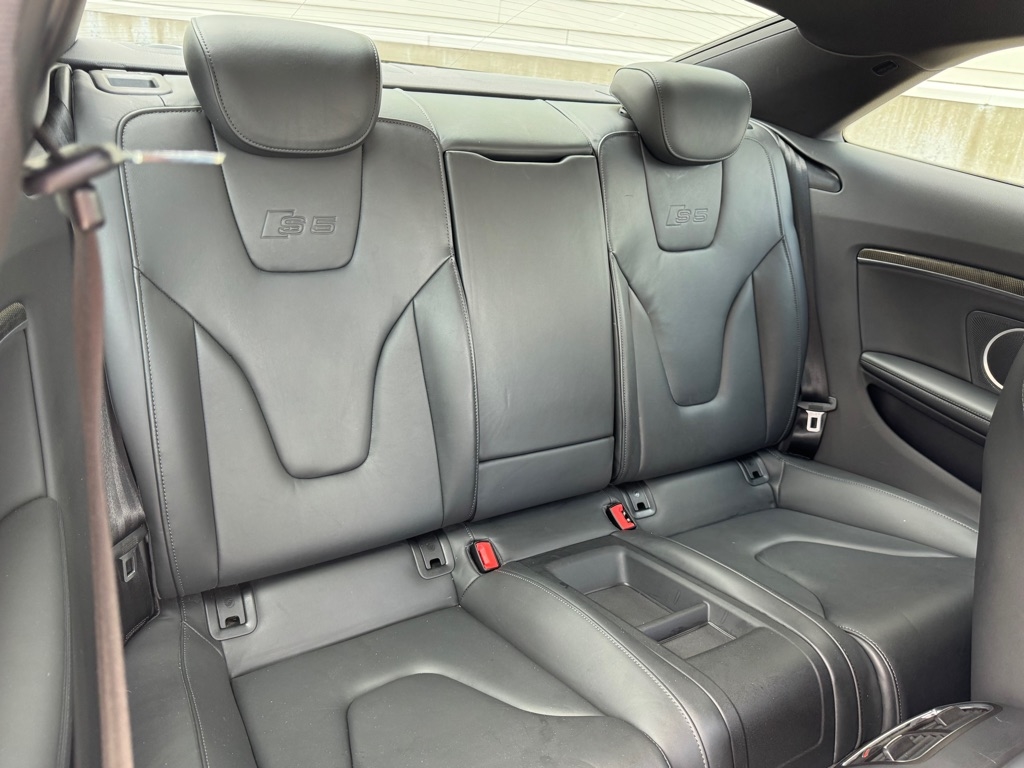 Audi S5 4.2 Coupe quattro Tiptronic 2012 Audi S5 4.2 Coupe quattro Tiptronic 2012