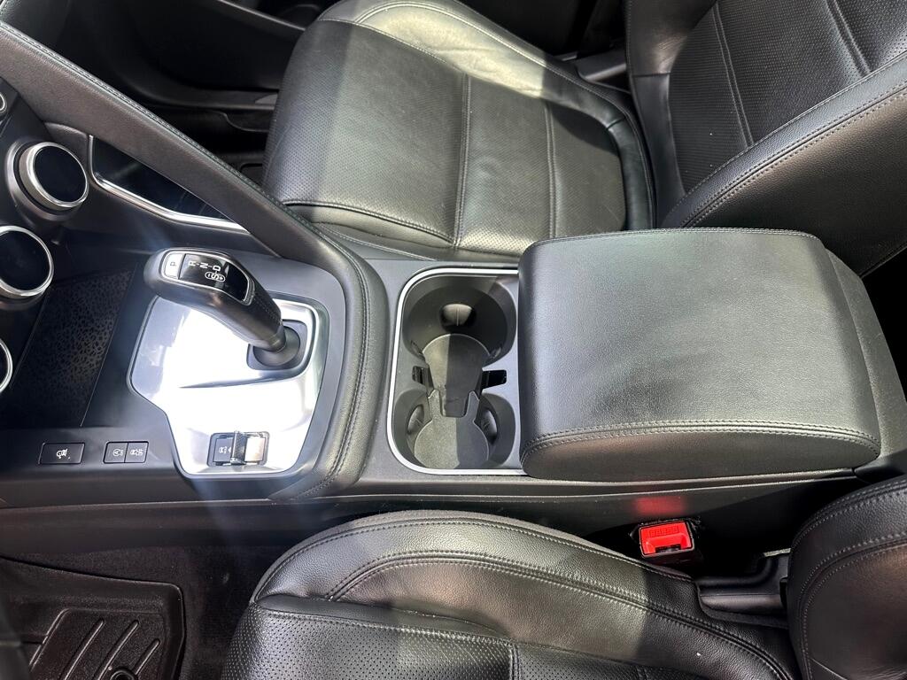 2018 Jaguar E-PACE SE photo 12