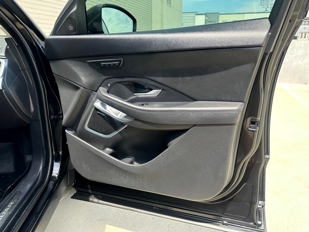 2018 Jaguar E-PACE SE photo 30