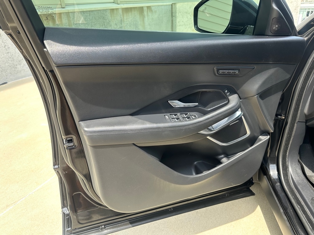 Jaguar E-Pace SE 2018 Jaguar E-Pace SE 2018