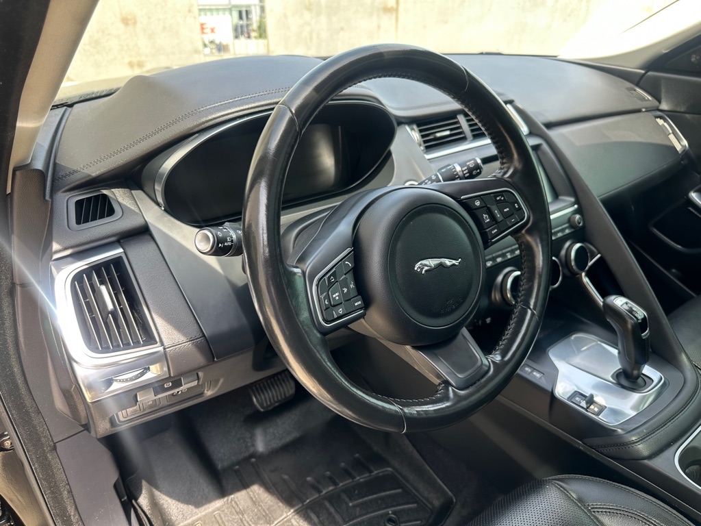 Jaguar E-Pace SE 2018 Jaguar E-Pace SE 2018