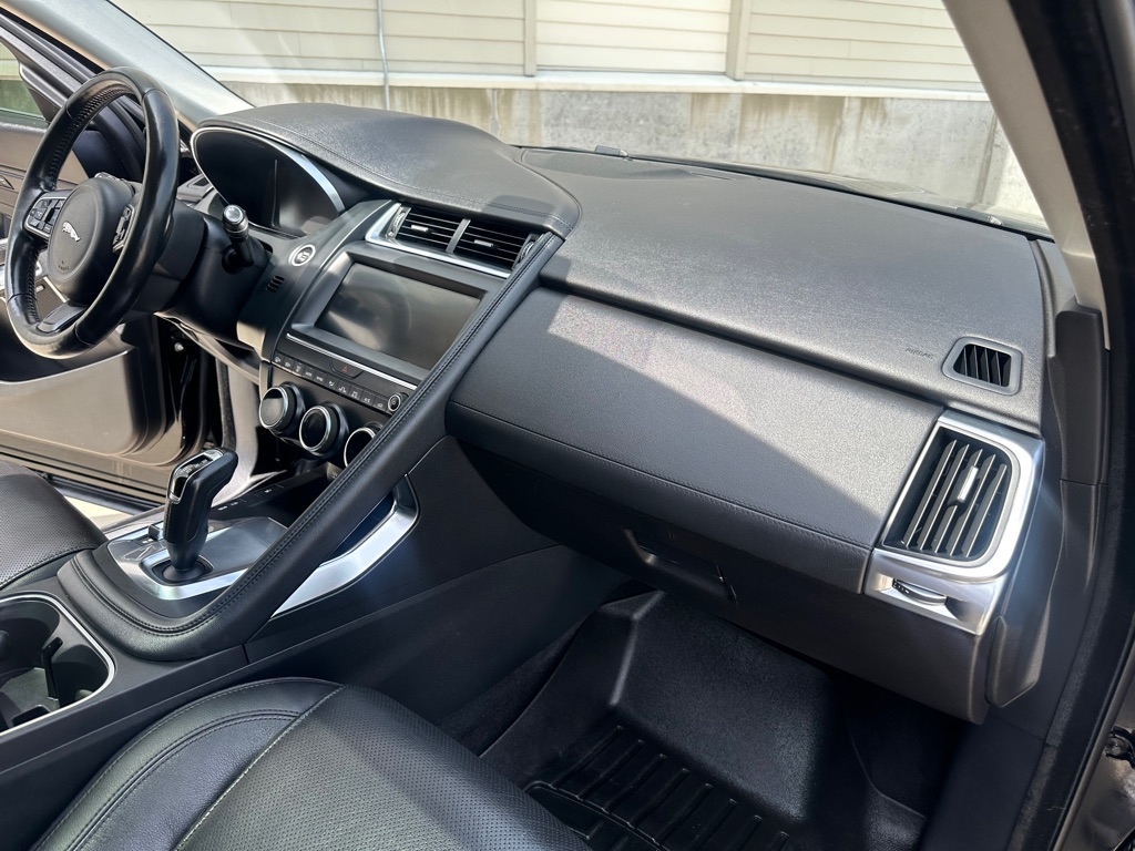 Jaguar E-Pace SE 2018 Jaguar E-Pace SE 2018