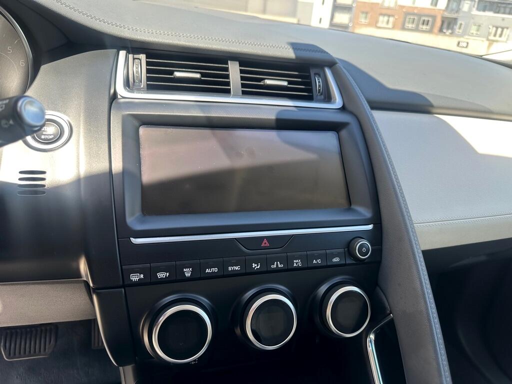 2020 Jaguar E-PACE SE photo 10