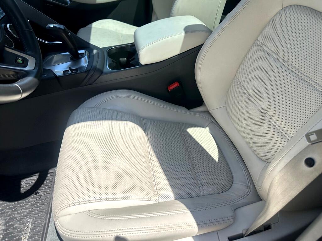2020 Jaguar E-PACE SE photo 13