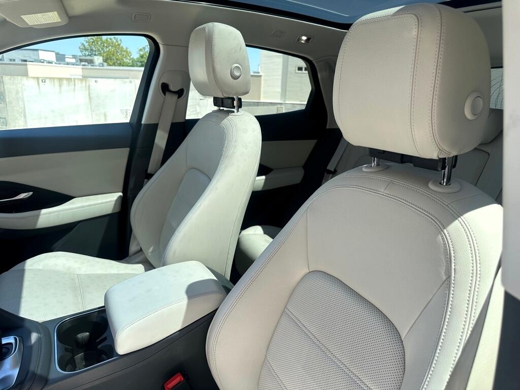 2020 Jaguar E-PACE SE photo 14