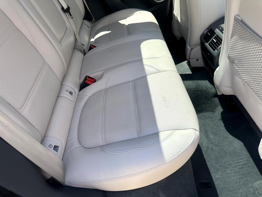 2020 Jaguar E-PACE SE photo 20