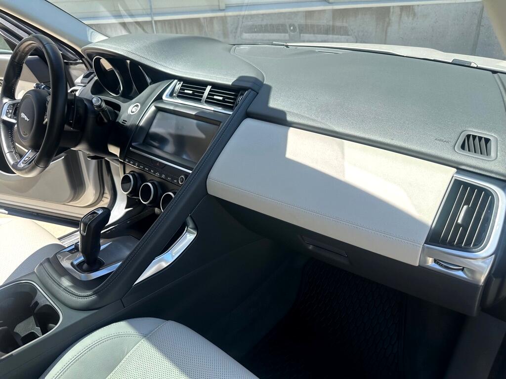 2020 Jaguar E-PACE SE photo 23