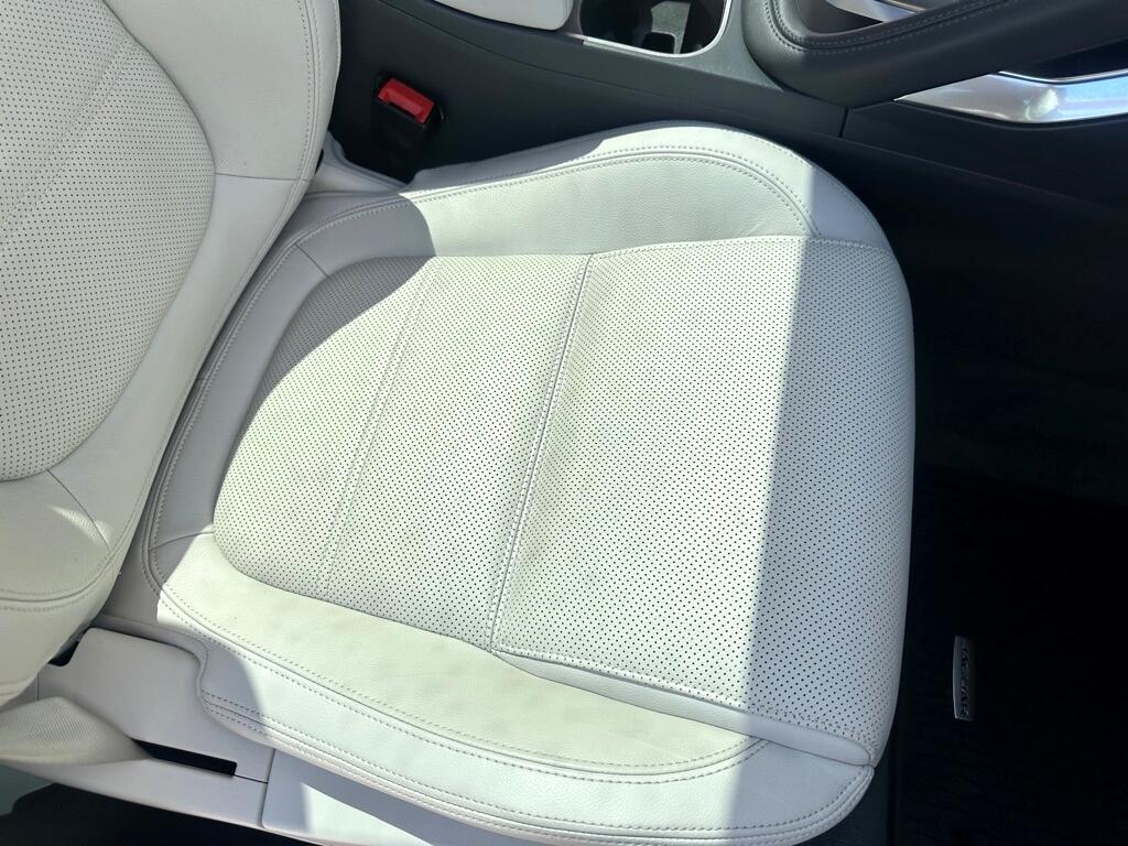 2020 Jaguar E-PACE SE photo 25