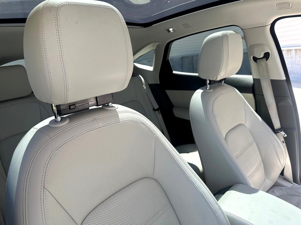 2020 Jaguar E-PACE SE photo 27