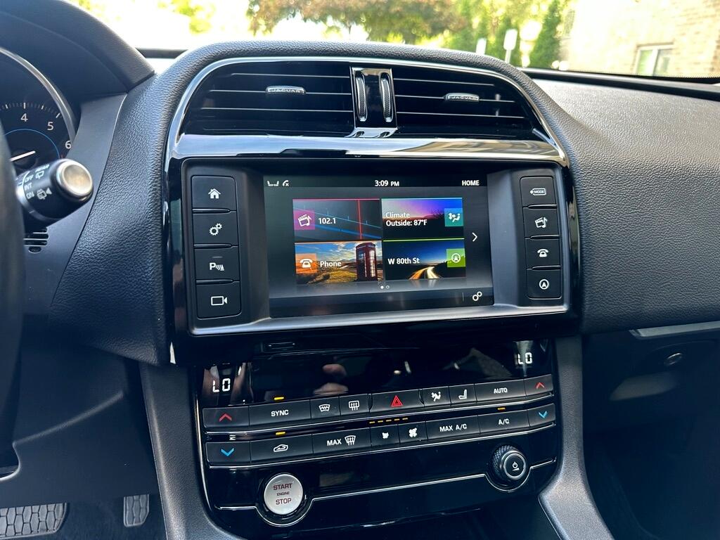 2018 Jaguar F-PACE Premium photo 11