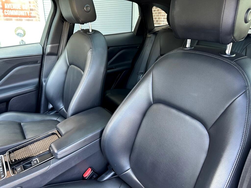 2018 Jaguar F-PACE Premium photo 14