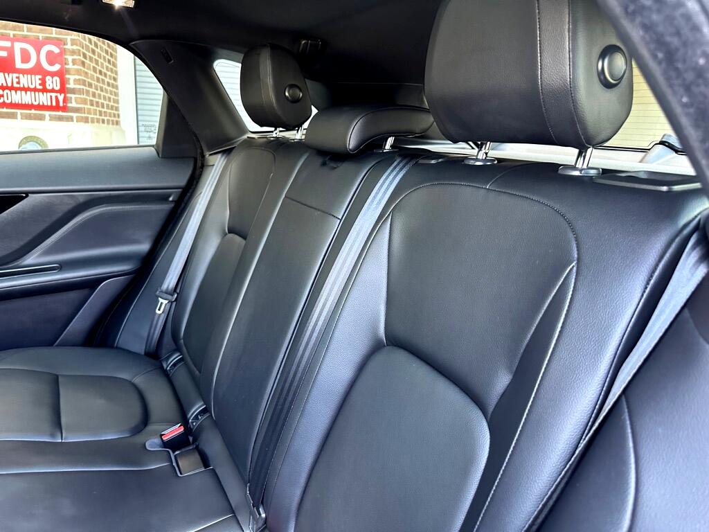 2018 Jaguar F-PACE Premium photo 18