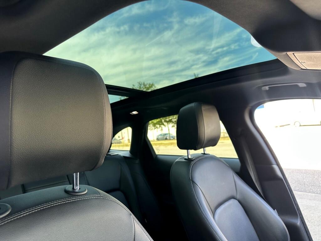 2018 Jaguar F-PACE Premium photo 27
