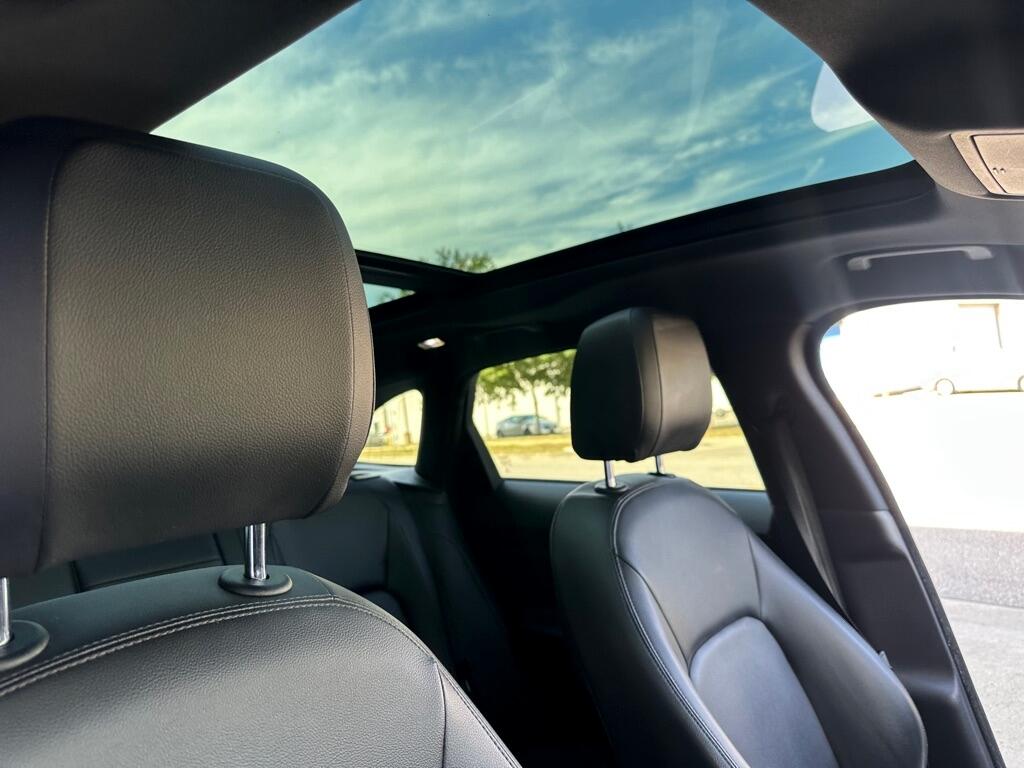 2018 Jaguar F-PACE Premium photo 28