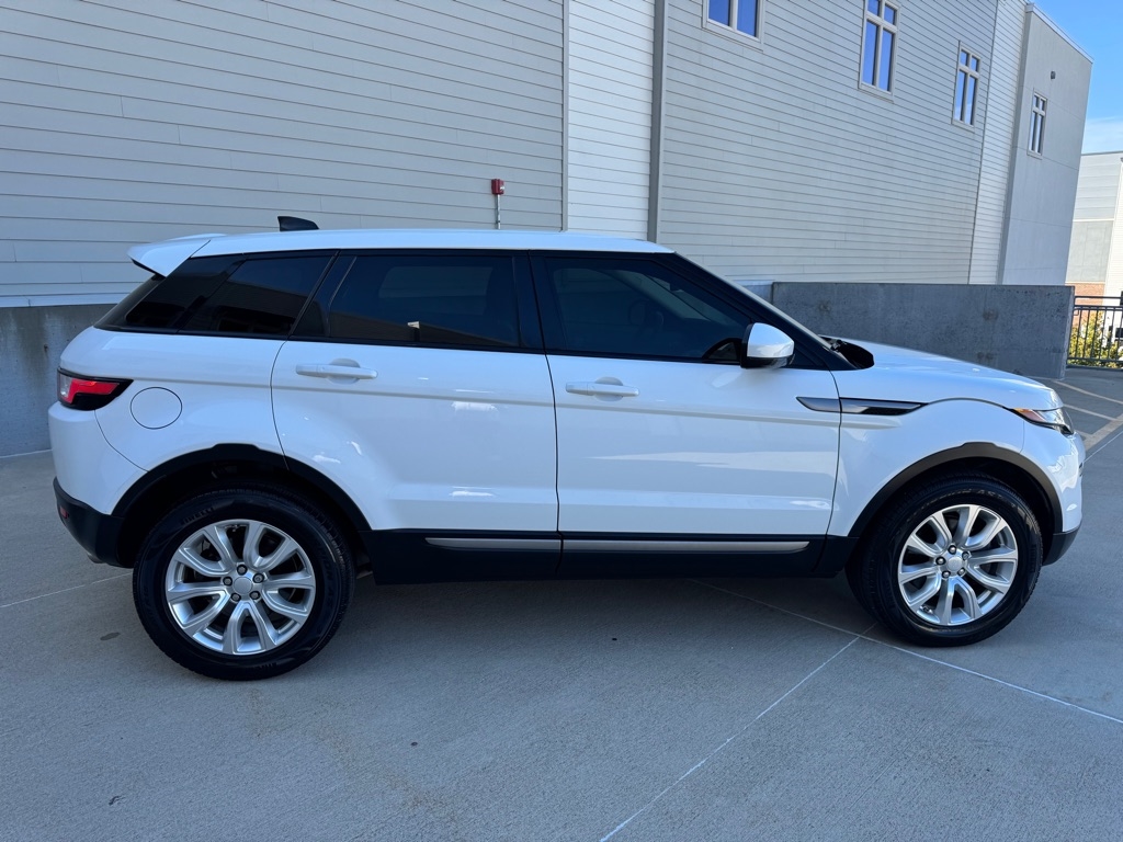 2018 Land Rover Range Rover Evoque SE photo 2