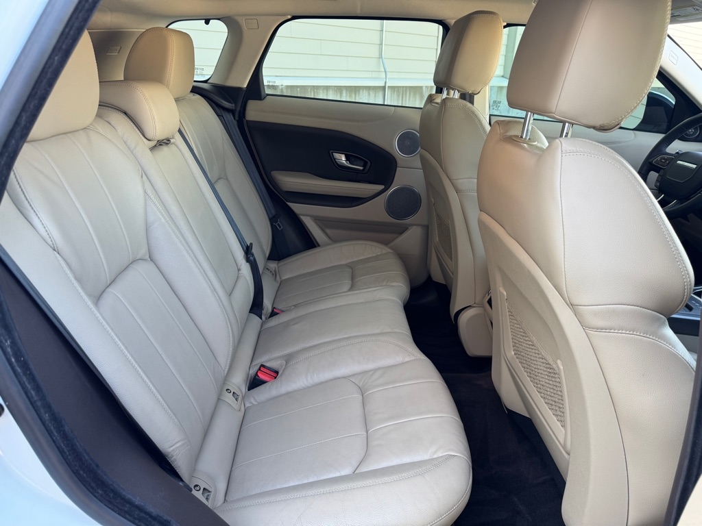 2018 Land Rover Range Rover Evoque SE photo 24