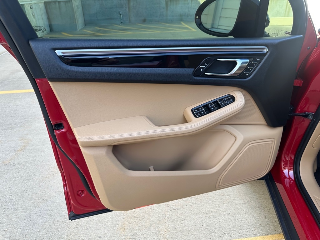 2017 Porsche Macan GTS photo 17