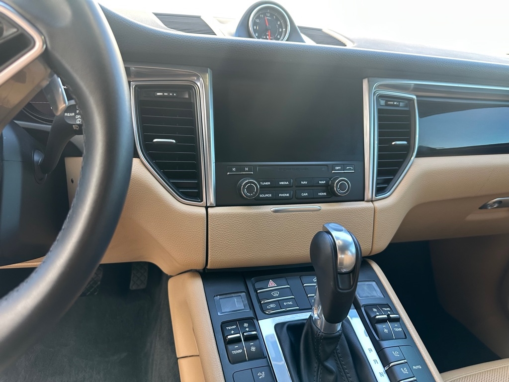 2017 Porsche Macan GTS photo 19