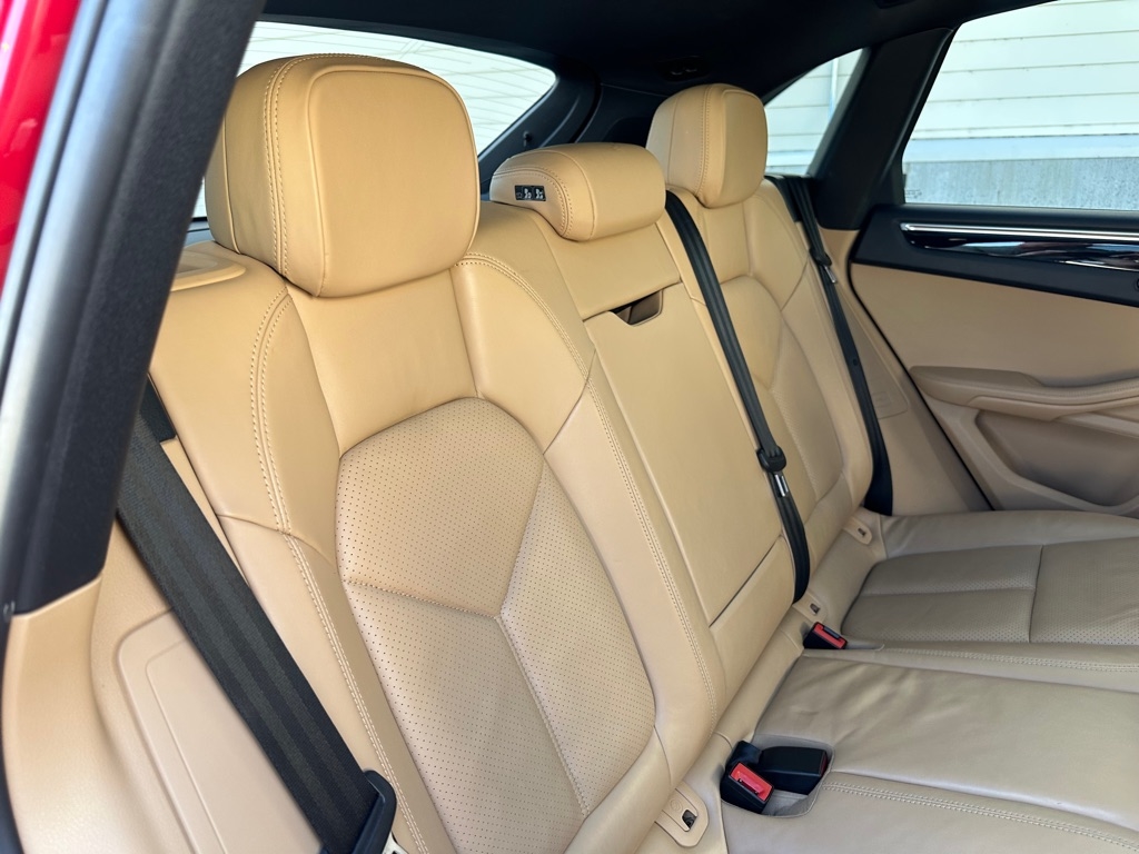 2017 Porsche Macan GTS photo 28