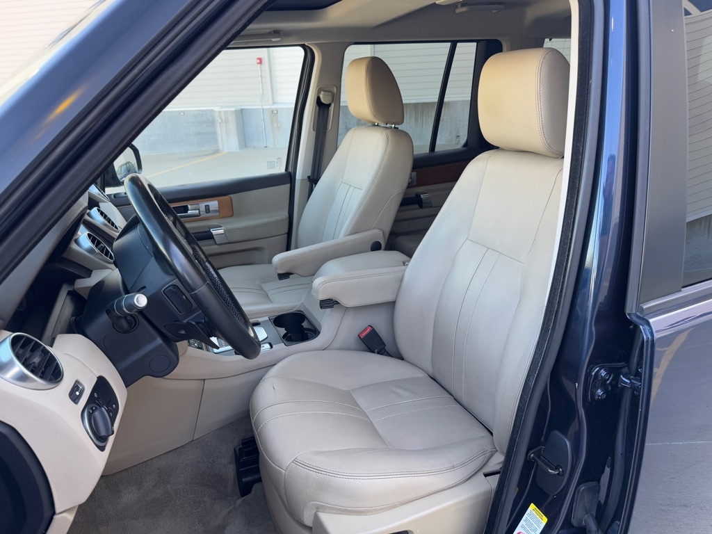 2015 Land Rover LR4 HSE photo 11