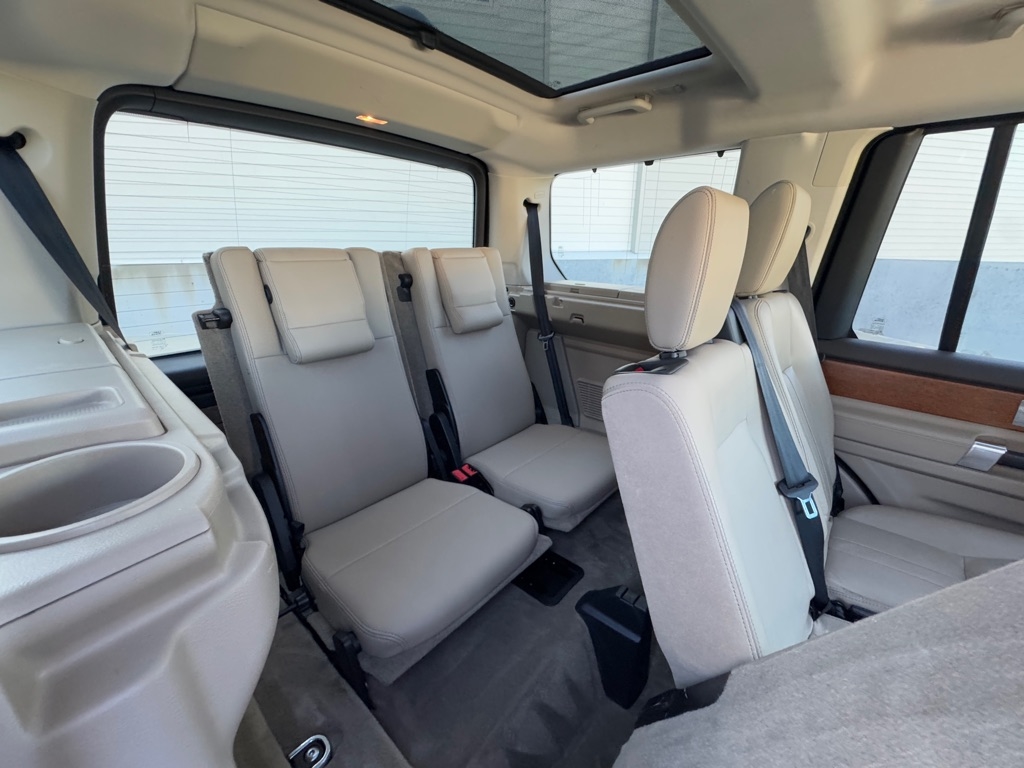 2015 Land Rover LR4 HSE photo 22