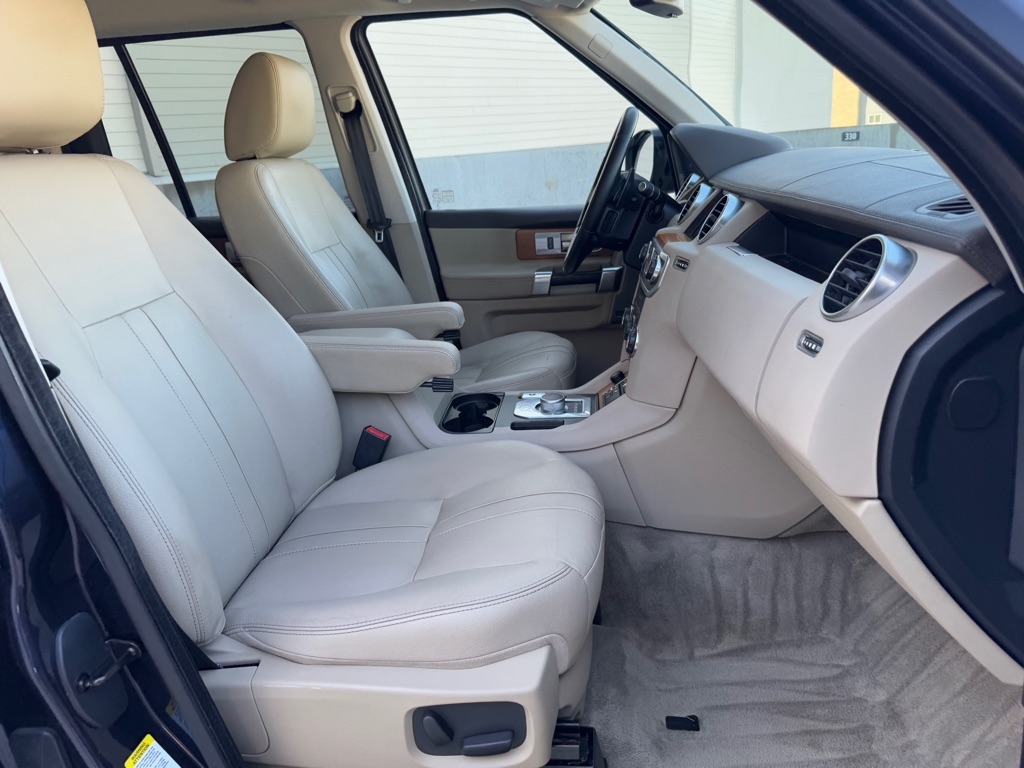 2015 Land Rover LR4 HSE photo 25