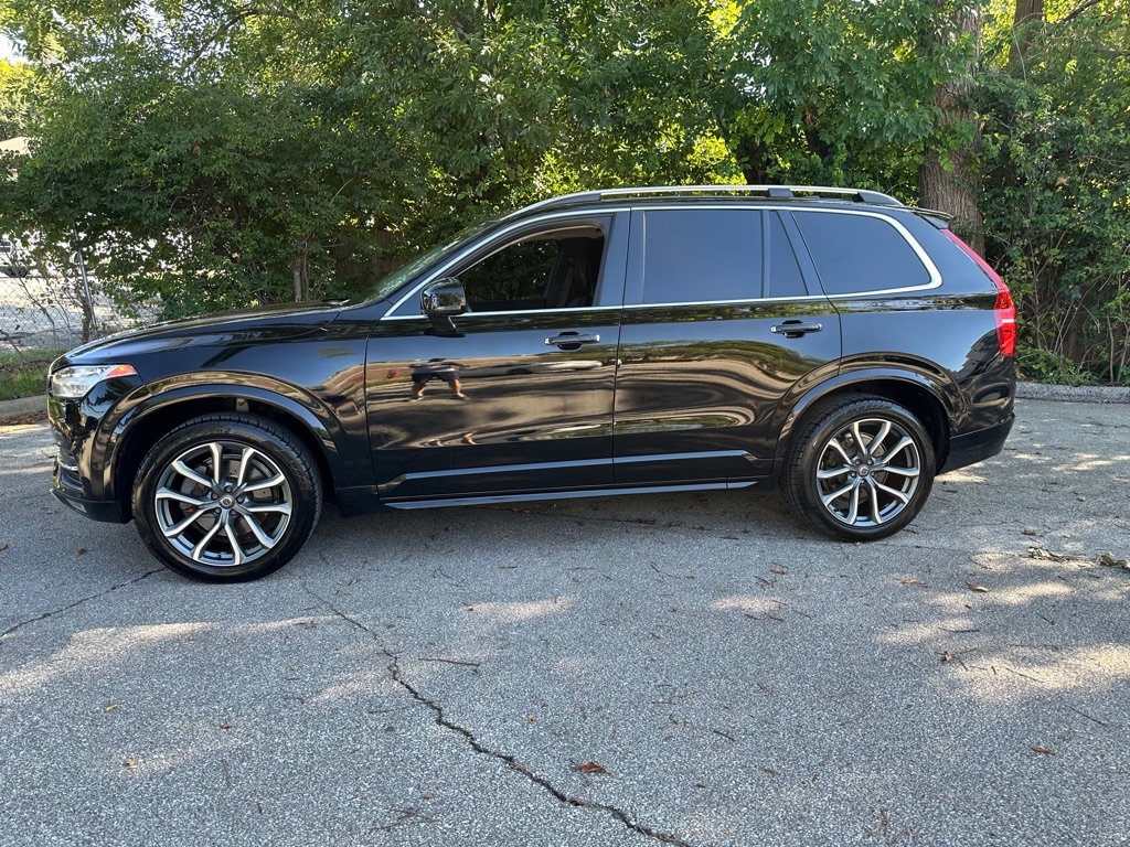 2017 Volvo XC90 T6 Momentum photo 4