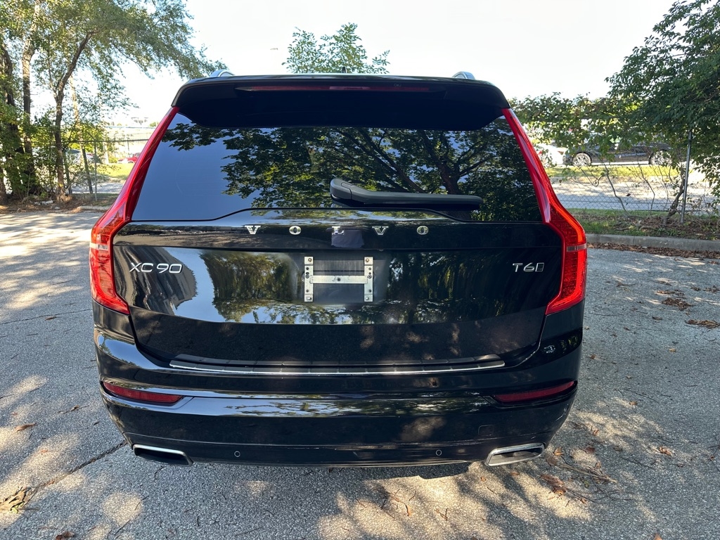 2017 Volvo XC90 T6 Momentum photo 6