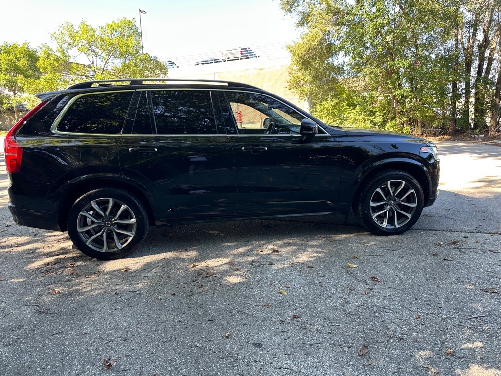 2017 Volvo XC90 T6 Momentum photo 8