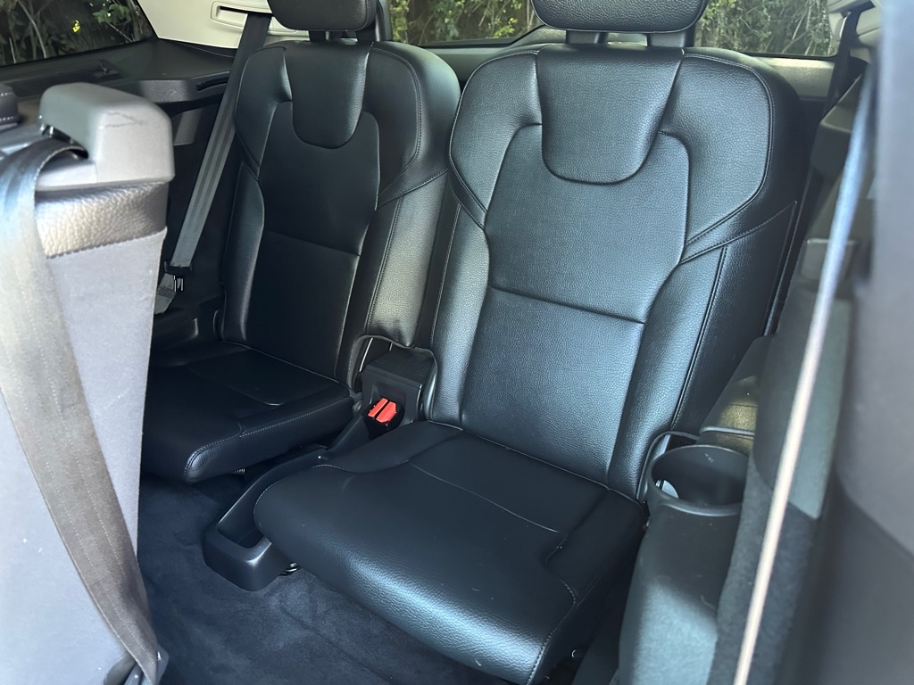 2017 Volvo XC90 T6 Momentum photo 20