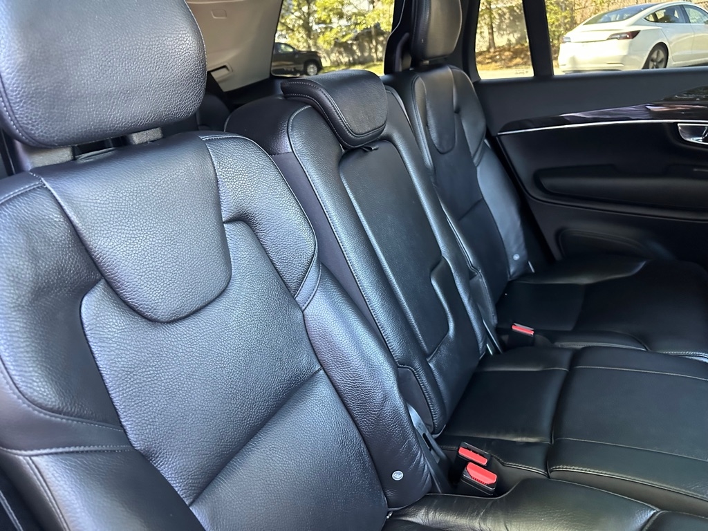 2017 Volvo XC90 T6 Momentum photo 24