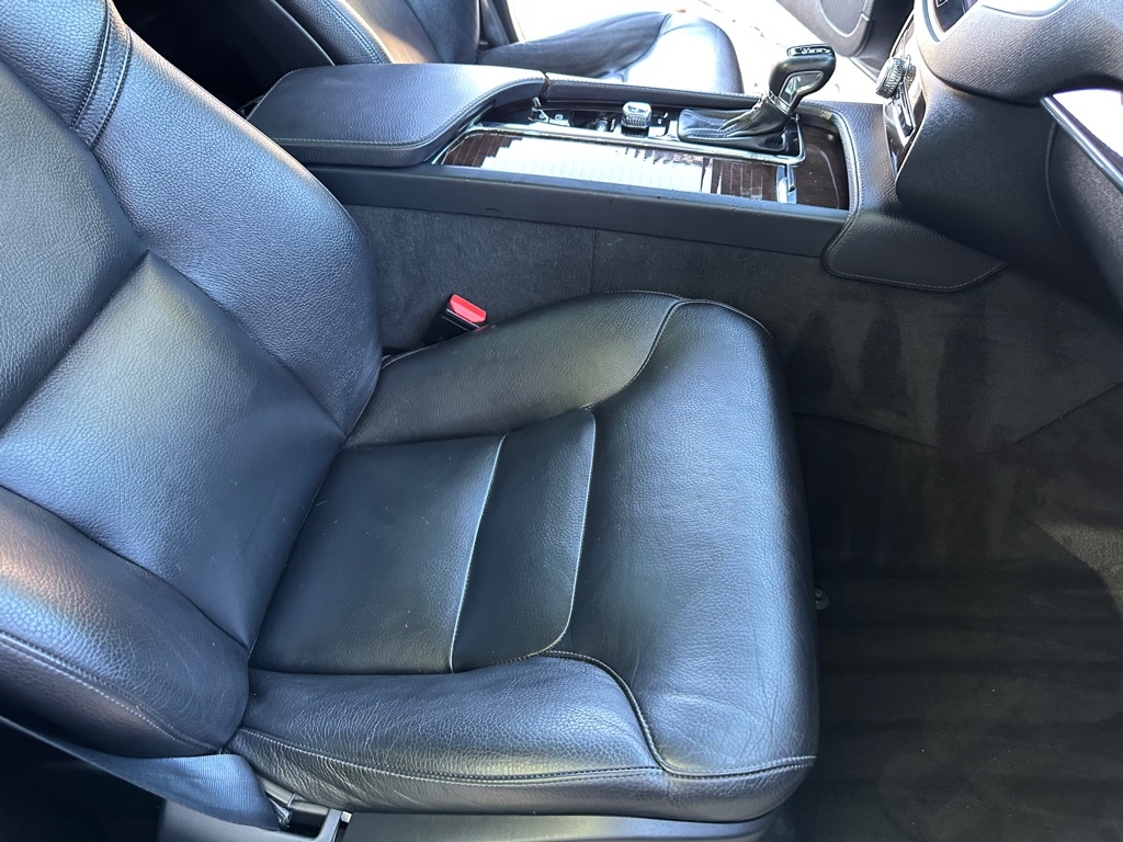 2017 Volvo XC90 T6 Momentum photo 28