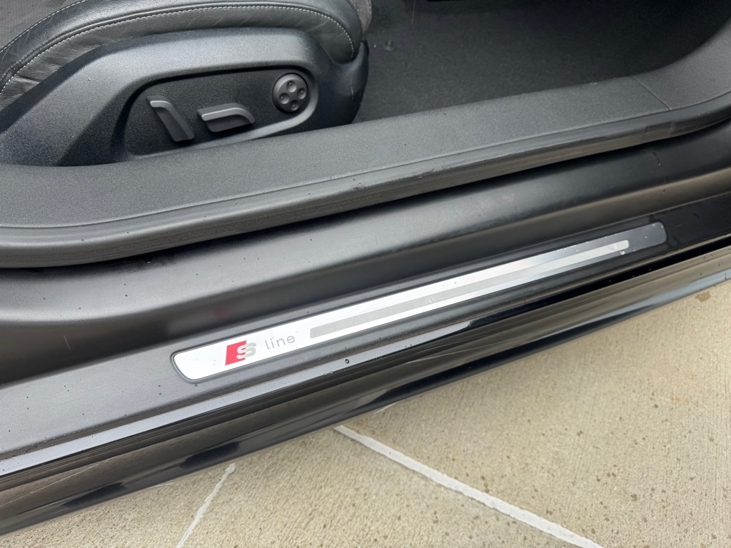 Audi TT 2.0T Coupe quattro S tronic 2012 Audi TT 2.0T Coupe quattro S tronic 2012