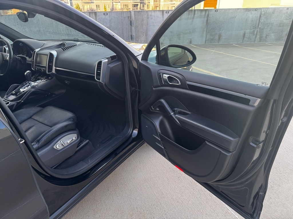 Porsche Cayenne Base 2014 Porsche Cayenne Base 2014