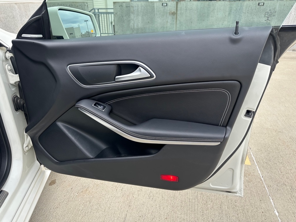 Mercedes-Benz CLA-Class CLA250 4MATIC 2016 Mercedes-Benz CLA-Class CLA250 4MATIC 2016