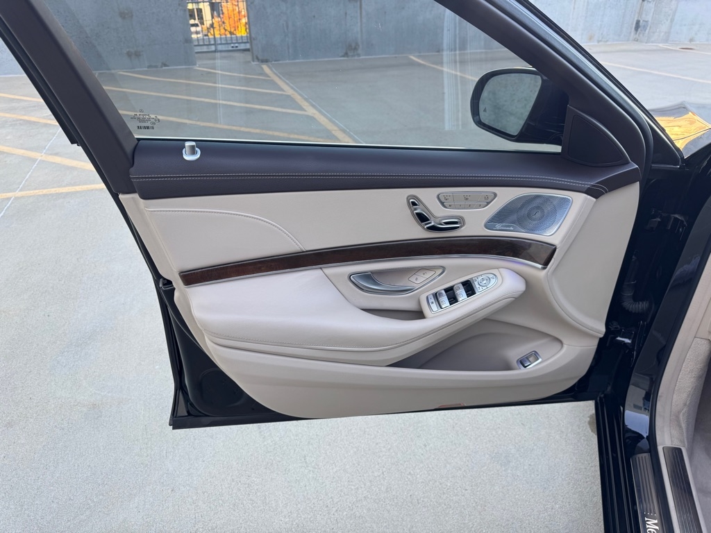 Mercedes-Benz S-Class S550 2015