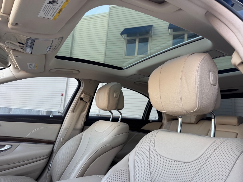 Mercedes-Benz S-Class S550 2015