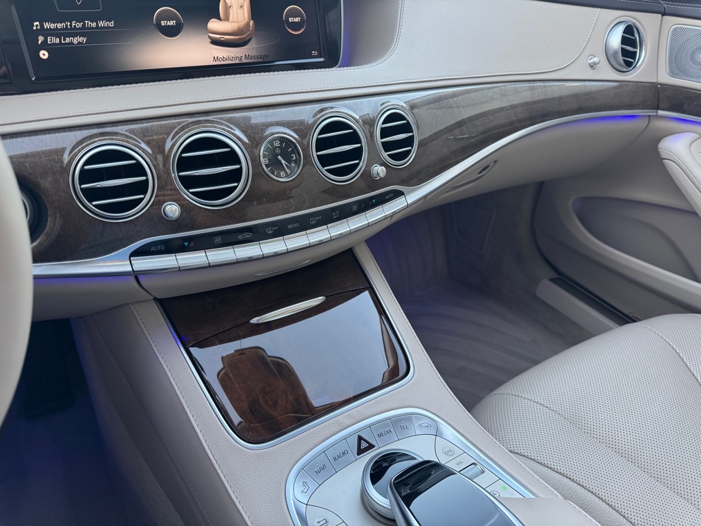 Mercedes-Benz S-Class S550 2015